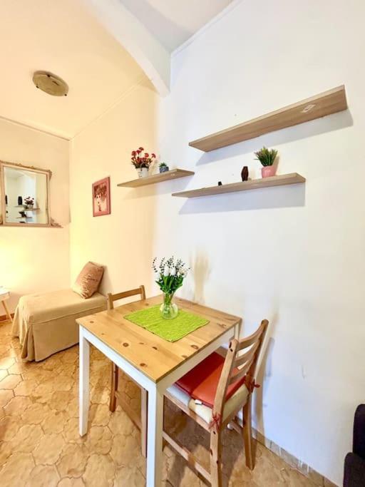 Nura's - Casa Ortensia Apartment *